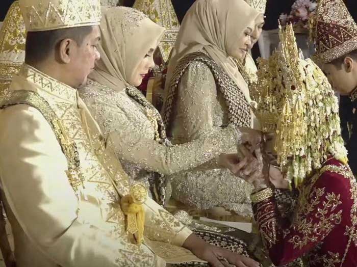 Momen Haru Beby Tsabina saat Proses Sungkeman Usai Resmi Nikah