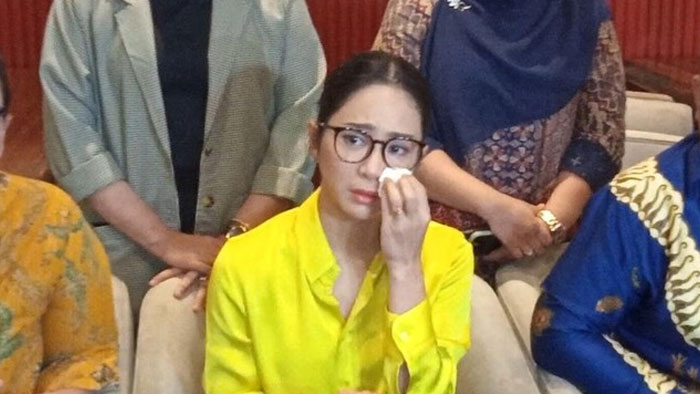 Bunga Zainal Emosi Rugi Rp 15 M, Nama Jadi Tumbal Teman Tipu Orang Lain