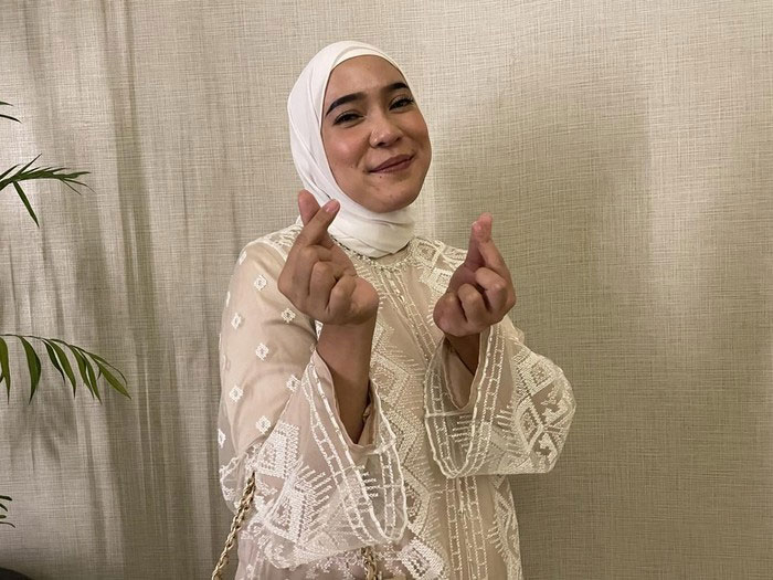 Fitri Tropica Jatuh Cinta Berulang Kali ke Suami Karena Hal Ini