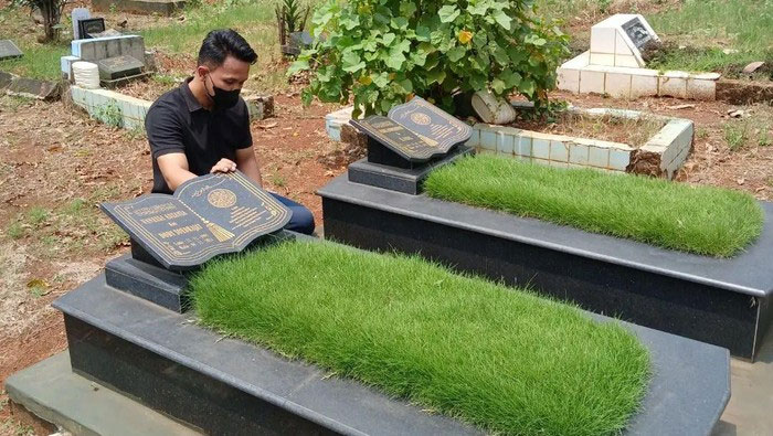 Joddy Eks Sopir Bebas dari Bui, Datangi Makam Vanessa Angel dan Bibi