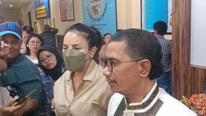 Kakak Nikita Mirzani Mau Ketemu Vadel Badjideh yang Buat Keponakan Menderita