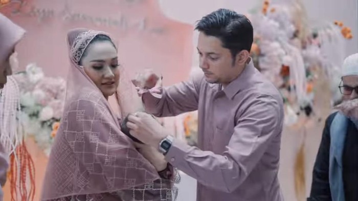 Tengku Dewi Mau Salat Istikharah Sebelum Putuskan Pisah dengan Andrew Andika