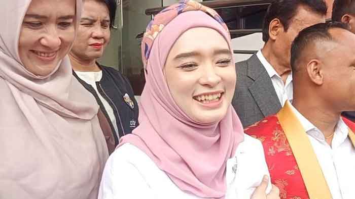 Inara Rusli Ngaku Sudah Punya Kekasih, Sosoknya Akan Diungkap Usai Menikah