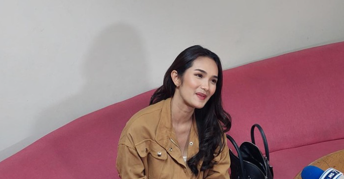 Faby Marcelia Curhat Soal Status Janda