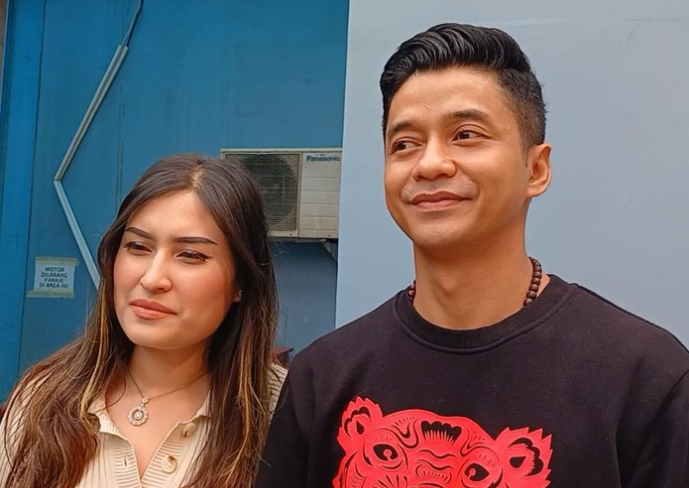 Suka Duka Angbeen Rishi dan Adly Fairuz Jualan Peyek hingga Sambal Cumi