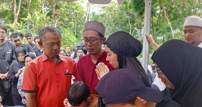 Upaya Penyelamatan Anak Drummer Matta Band Sebelum Tenggelam di Kelingking Beach