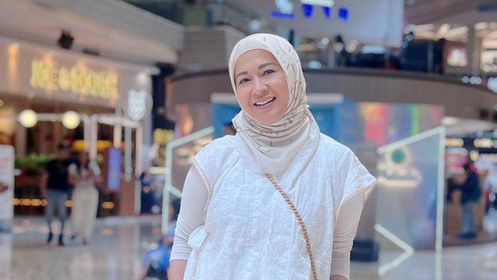 Okie Agustina Siapkan Tubuh Ideal untuk Kembali Syuting